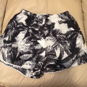 Tropical black/white high waist shorts